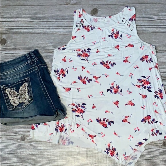 Maurices Floral Tank - Picture 2 of 7